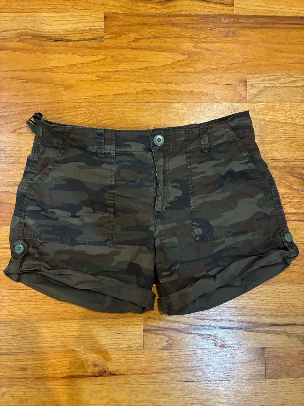 Sanctuary Camo Cargo Roll-Cuff Shorts - Olive